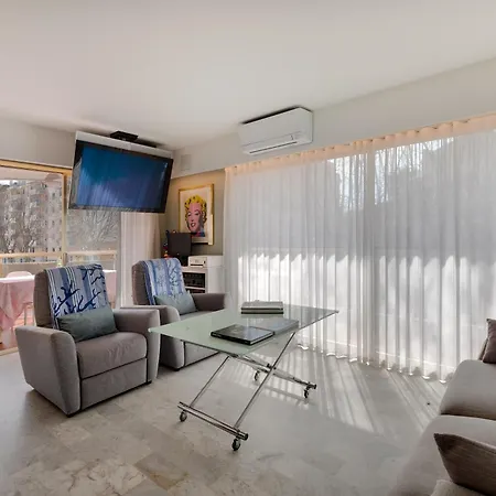 Апартаменти Le Sylvaplana Juan Les Pins Terrasse 30m2 Антіб